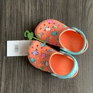 ⛔️SOLD⛔️      NEW Crocs Ice cream pool party shoes size c 7